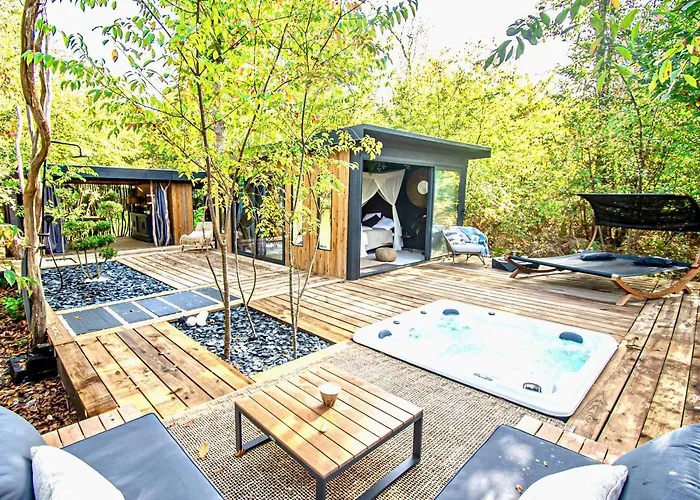 So Wood 33, ÉcoLodge&Spa *